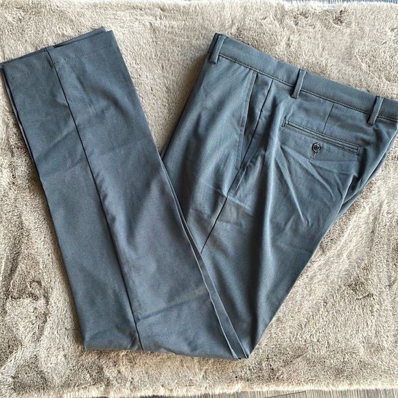 Greg Norman - Men’s Travel Pants - Picture 4 of 4